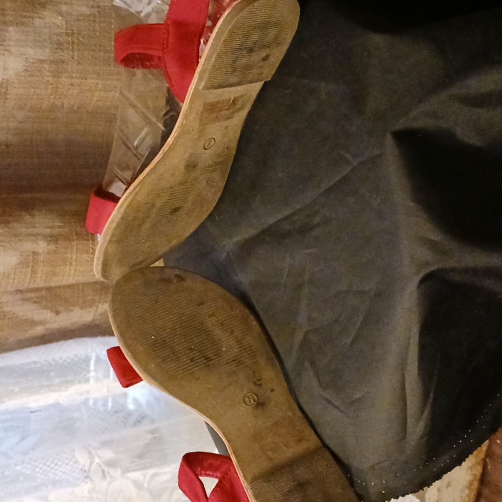 Red vegan suede sandals sz 8 - Picture 5 of 5